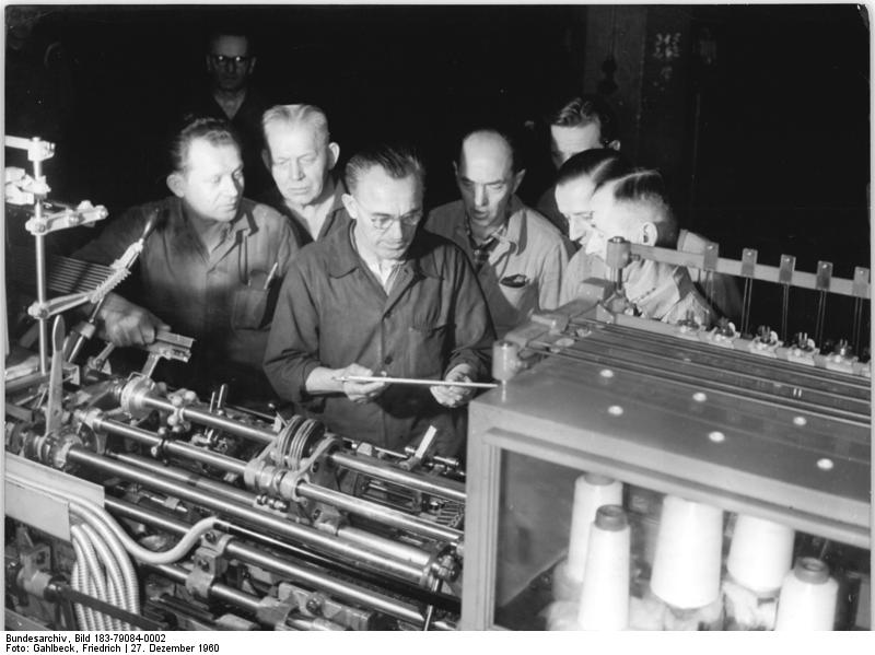 Beschäftigte des VEB Wirkmaschinenbau Karl-Marx-Stadt im Dezember 1960